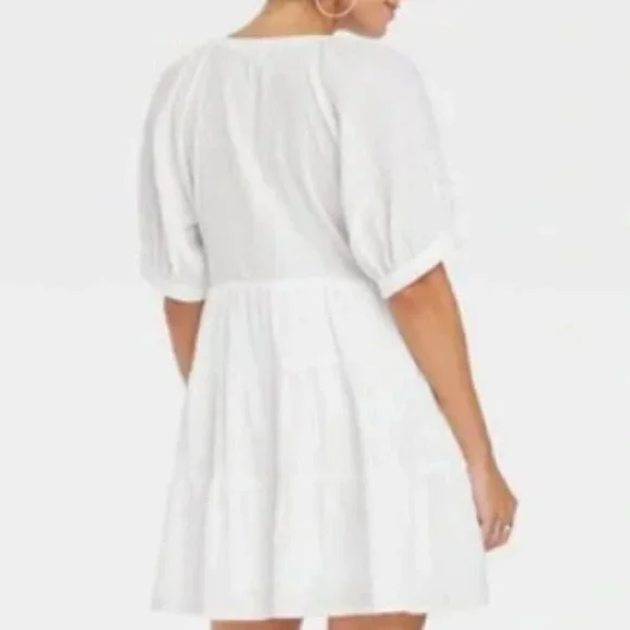 NWT Women’s Puff Elbow Sleeve Crinkle Tiered Mini Dress Universal Thread White - Picture 2 of 3